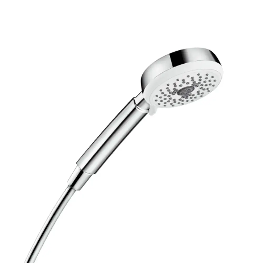 Handbrause in Chrom und Weiß von Hansgrohe, mit runder Kopfbrause und flexibler Schlauchmontage. Klar strukturierte Düsenauslässe sind sichtbar.